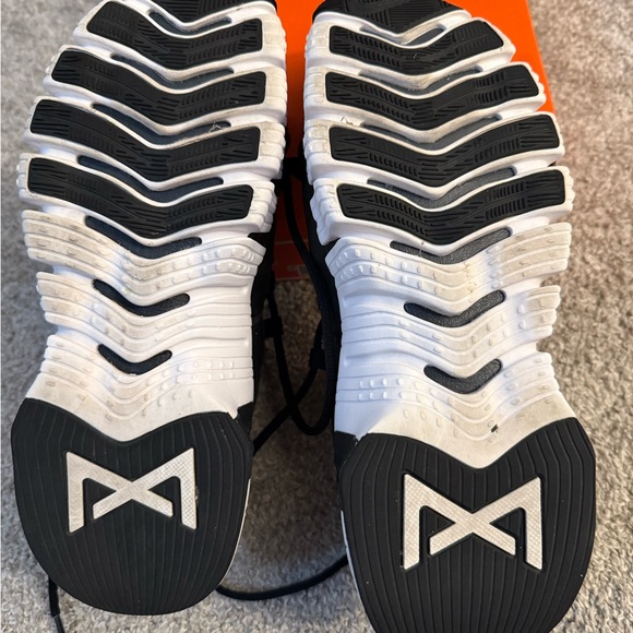 Women’s Nike Free Metcon 5, Size 8 - Picture 5 of 7